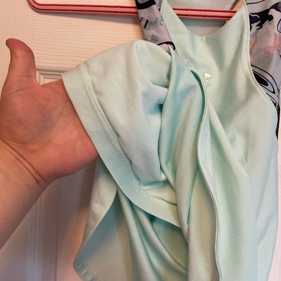 NWOT Under Armour Athletic Tank - Picture 4 of 7